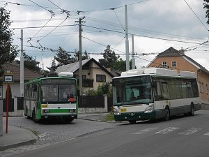 Klasika TrM 14 (vlevo) a obojživelník Tr 24
