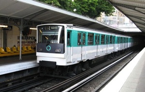 Metro na pneumatikách v Paříži